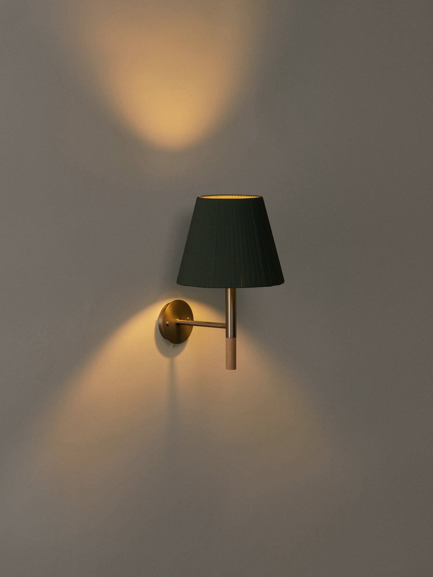 BC2 Wall lamps