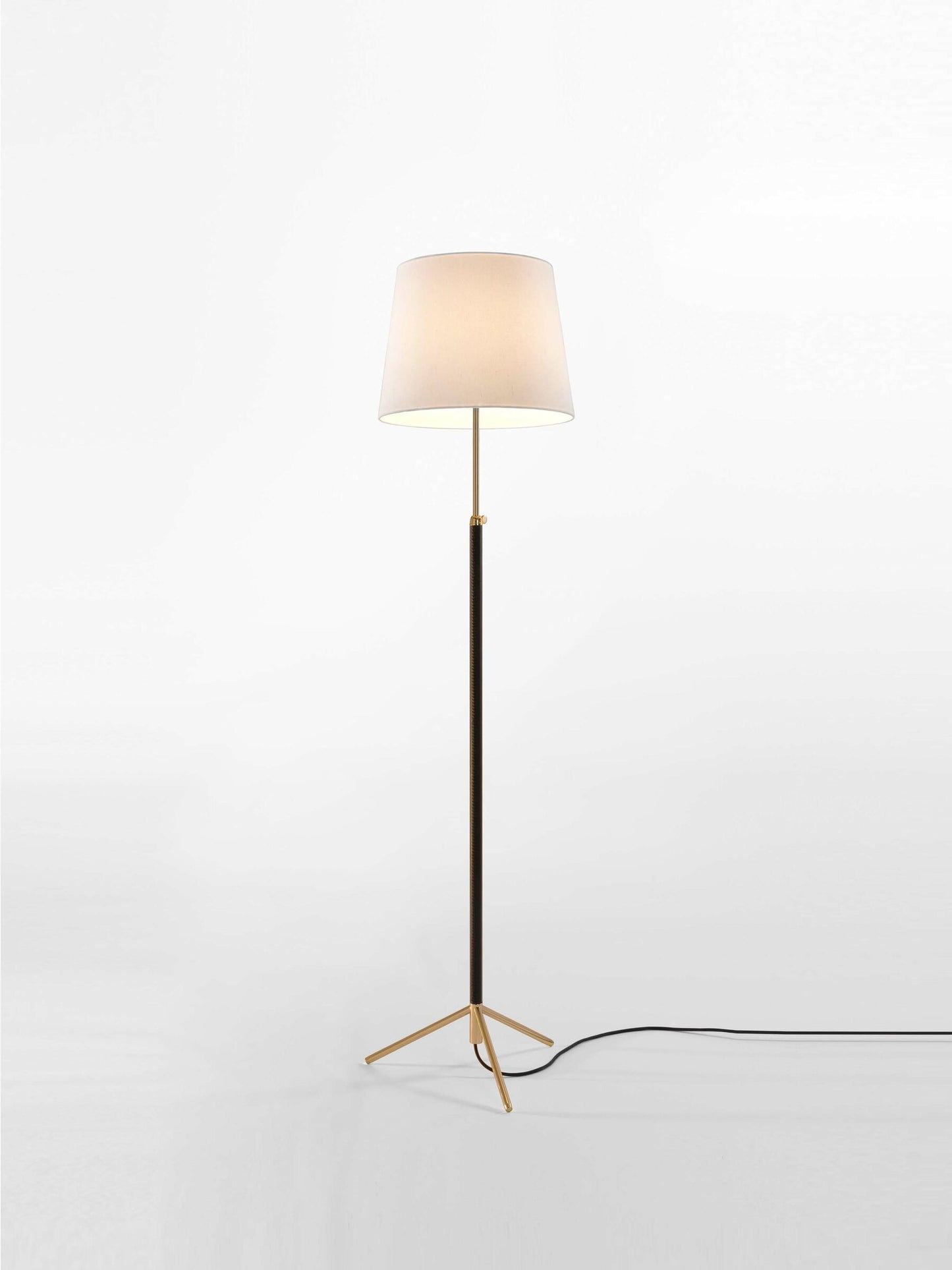 Pie de Salon - G3 Floor lamps