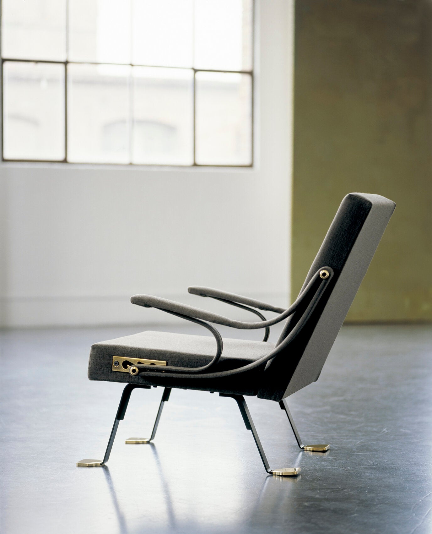 Digamma Armchair Seating