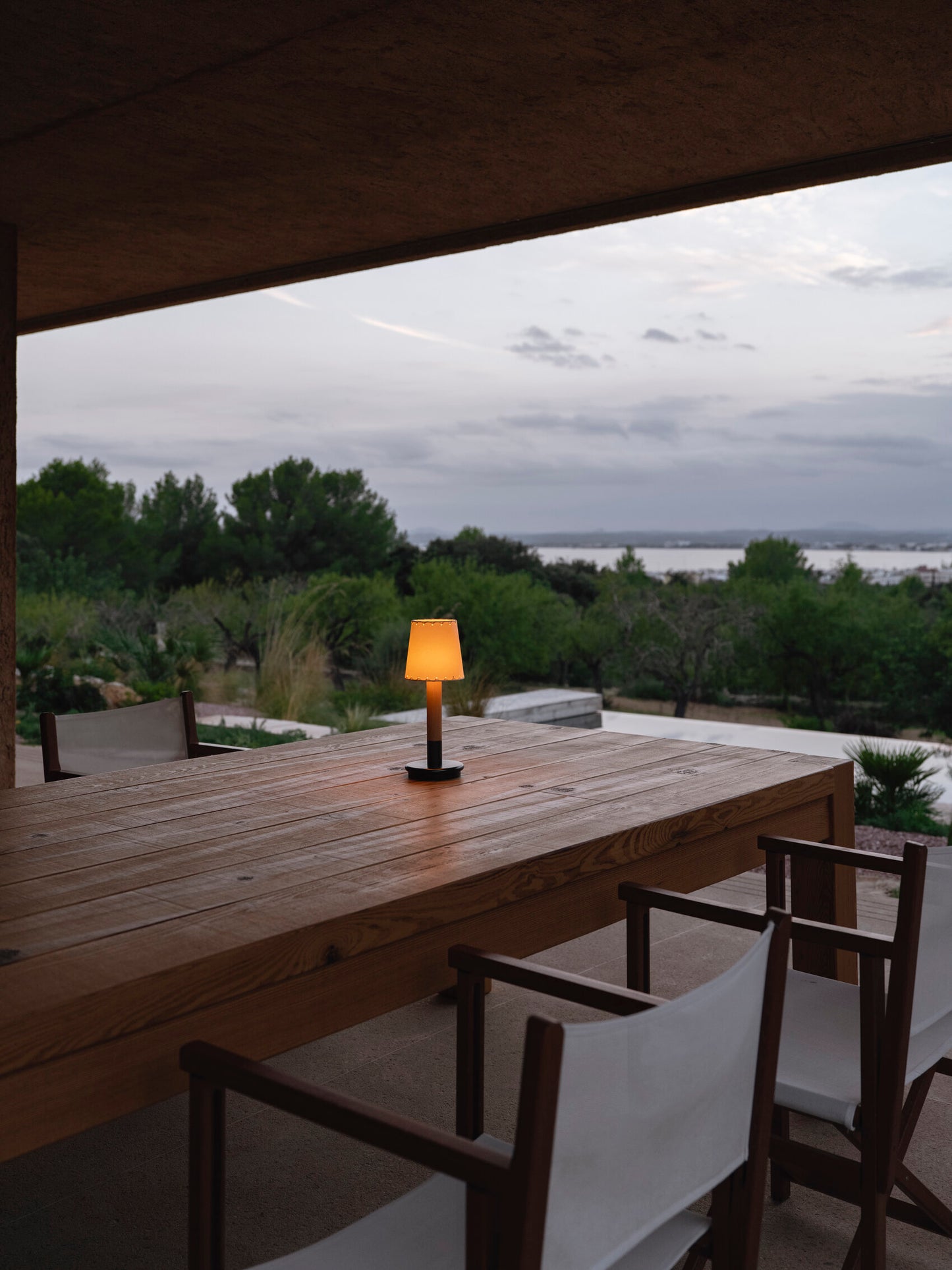 Basica Minima Bateria Table lamps