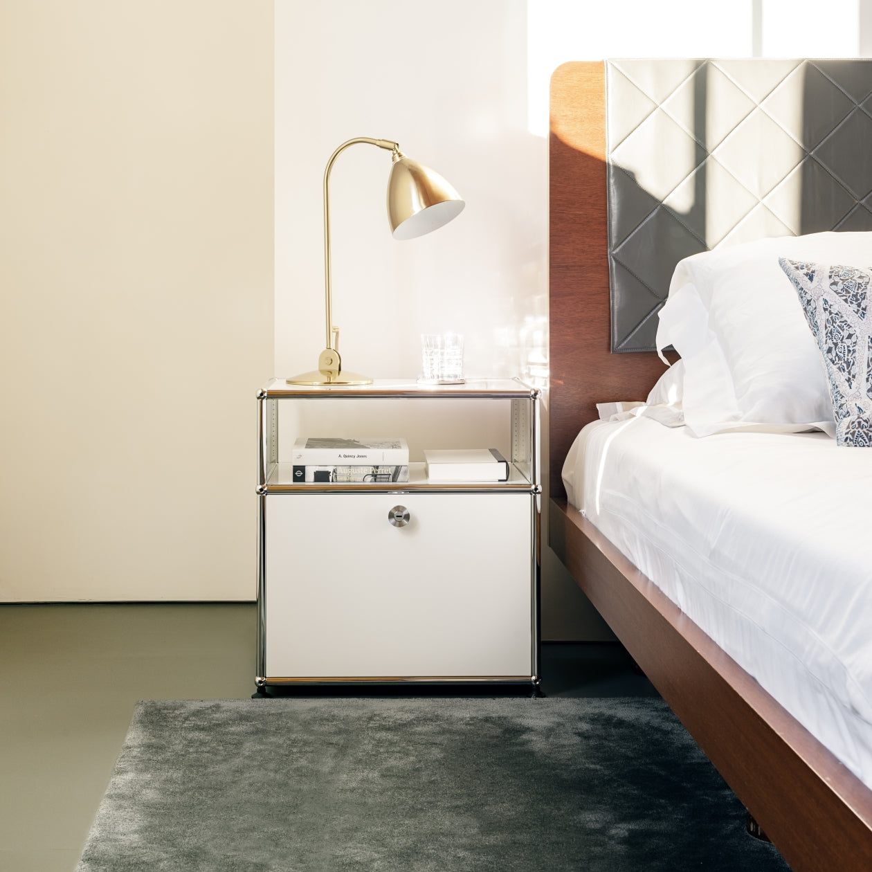 USM Haller nightstand (P)