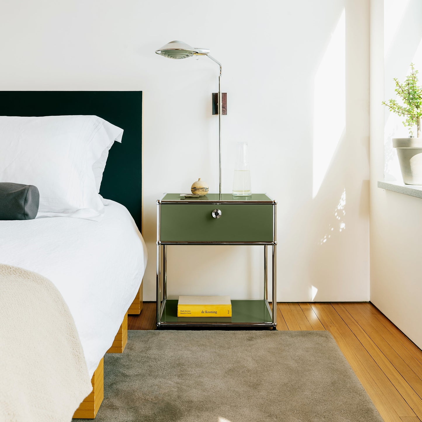 USM Haller nightstand (P2)