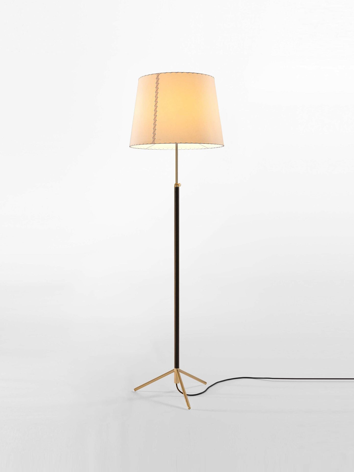 Pie de Salon - G1 Floor lamps