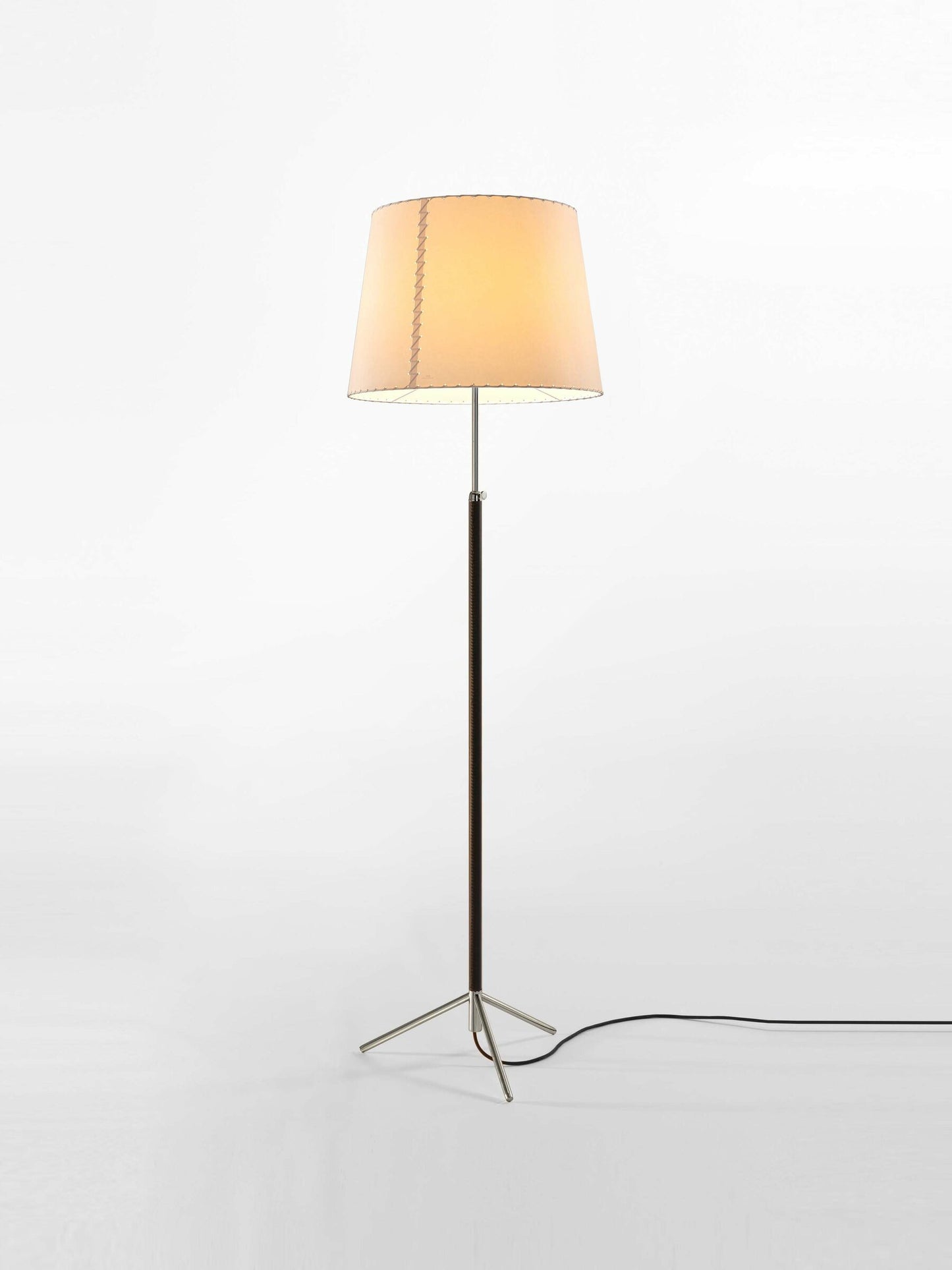 Pie de Salon - G1 Floor lamps