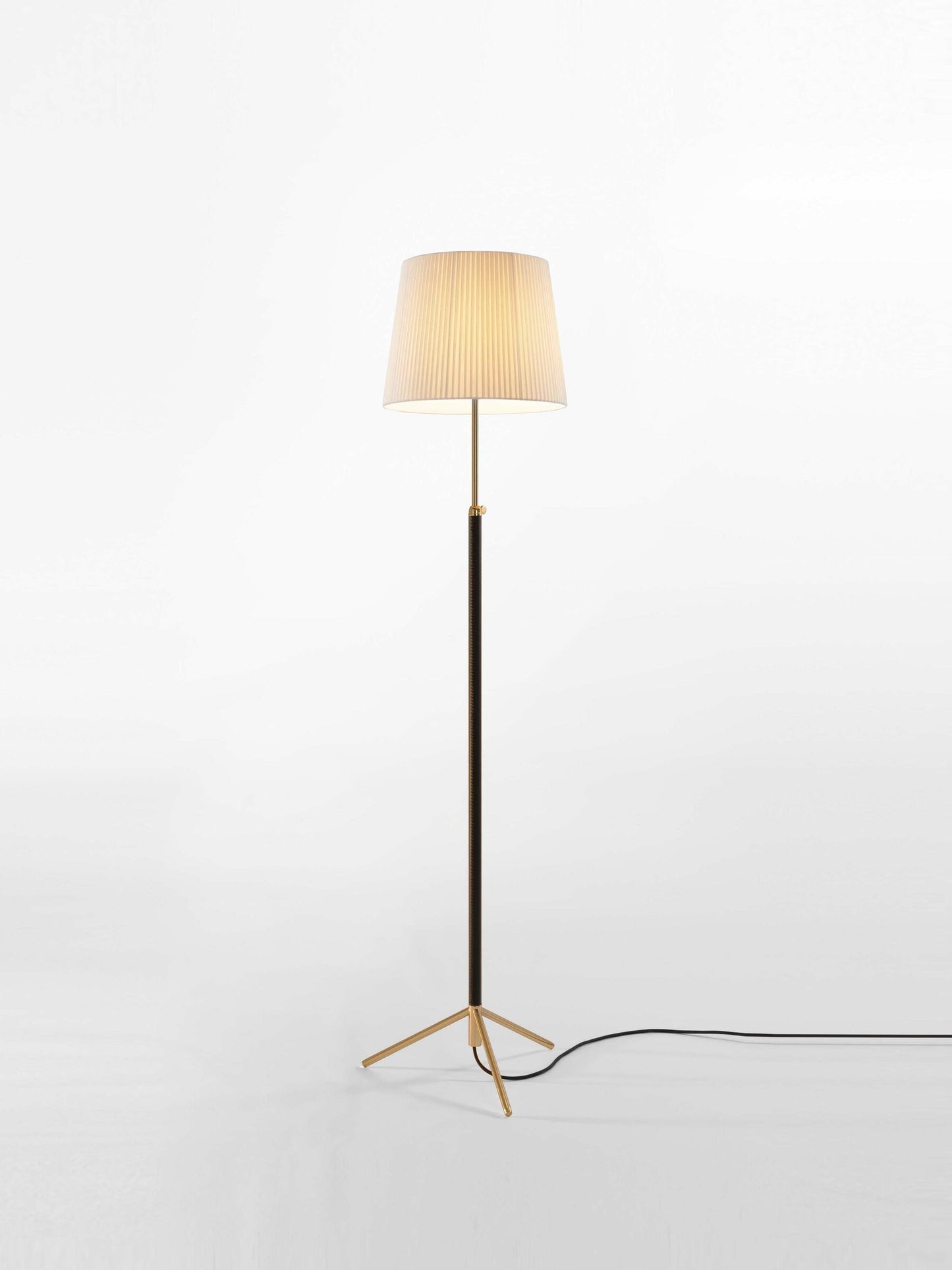 Pie de Salon - G3 Floor lamps