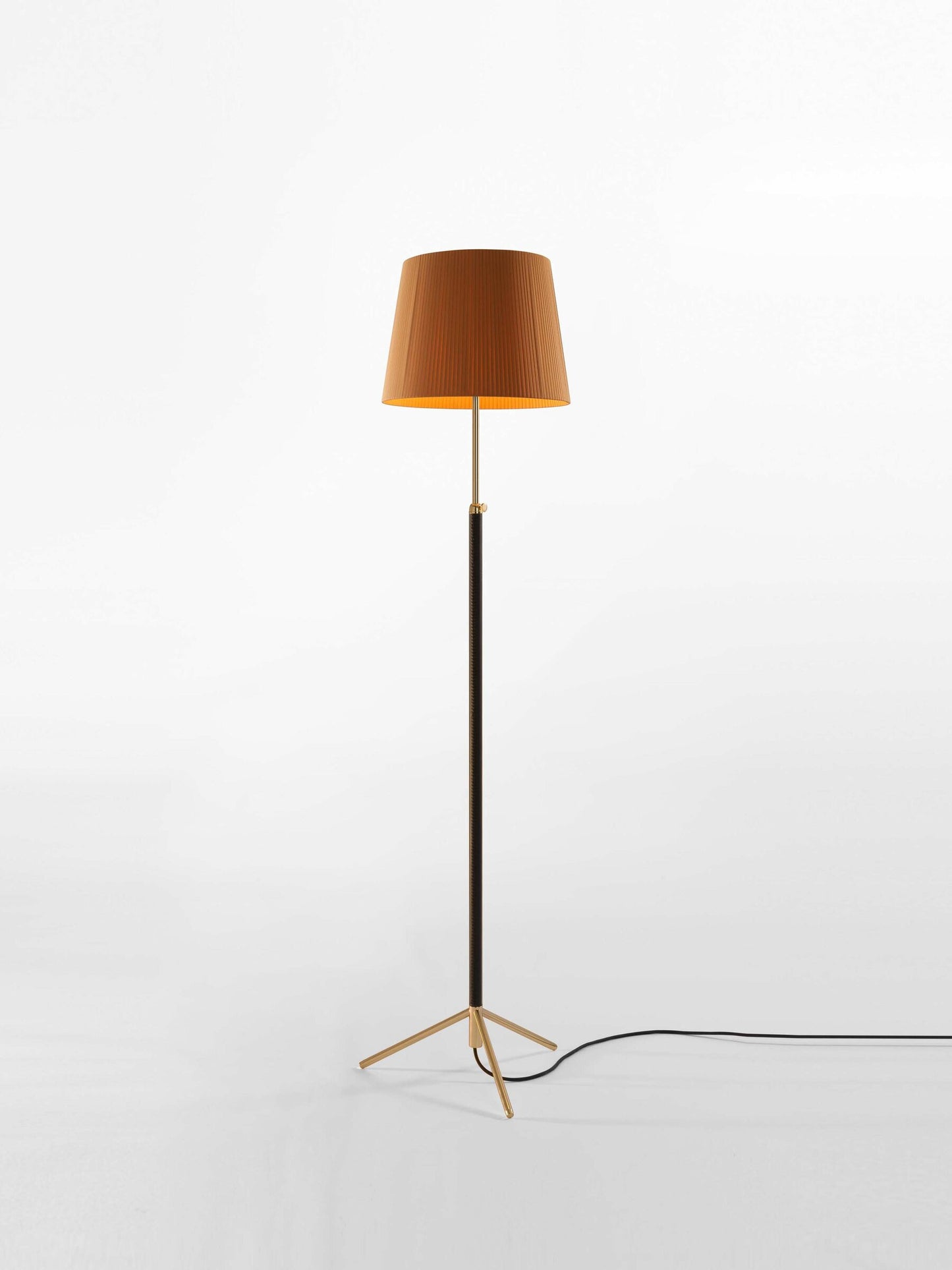 Pie de Salon - G3 Floor lamps