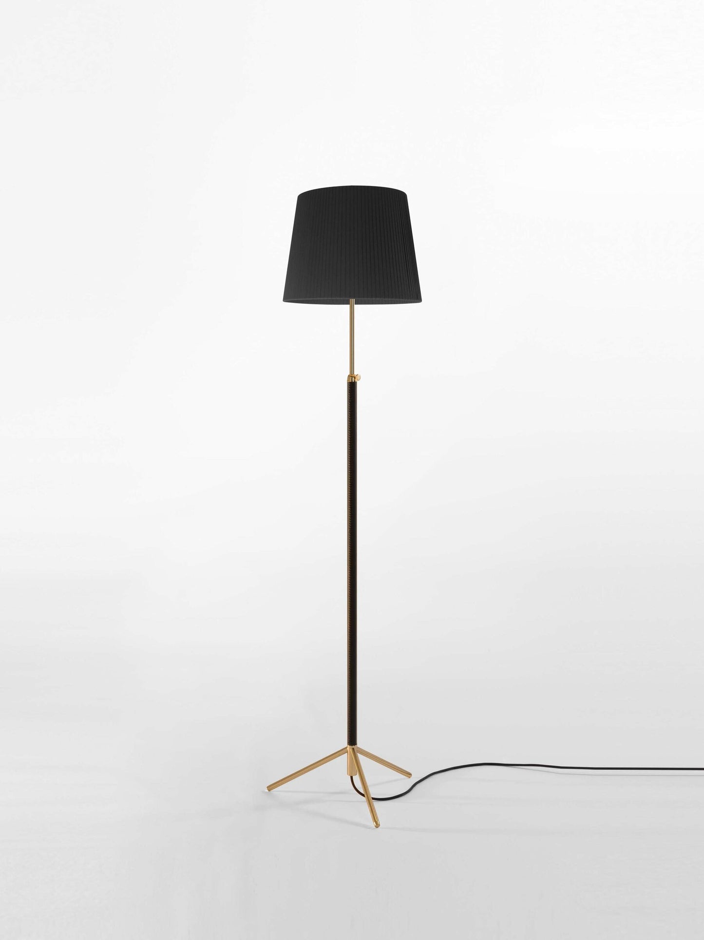 Pie de Salon - G3 Floor lamps