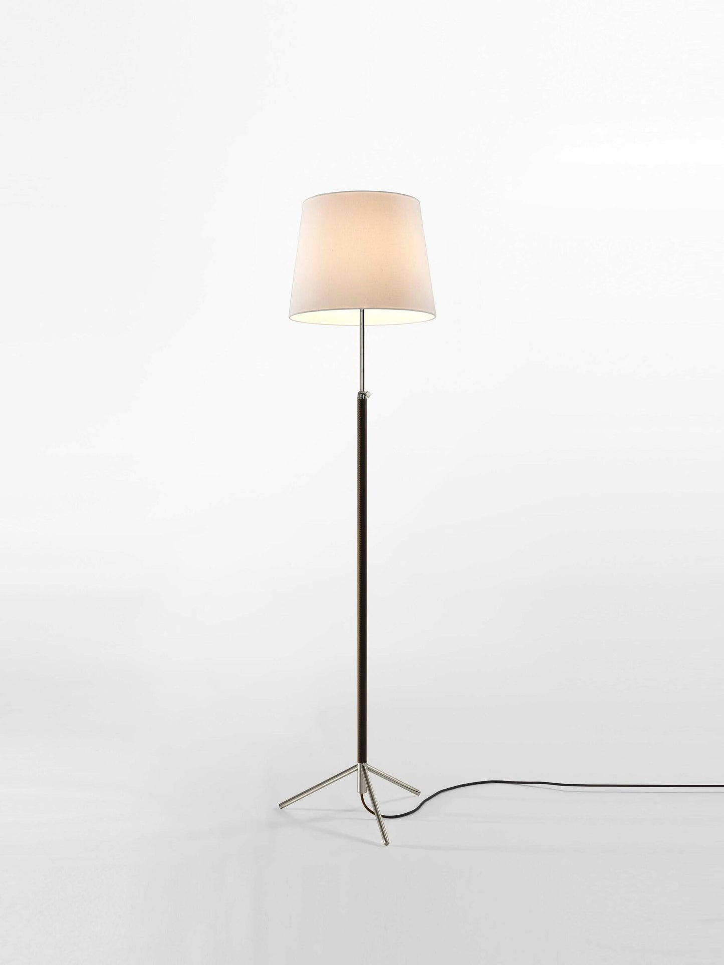 Pie de Salon - G3 Floor lamps
