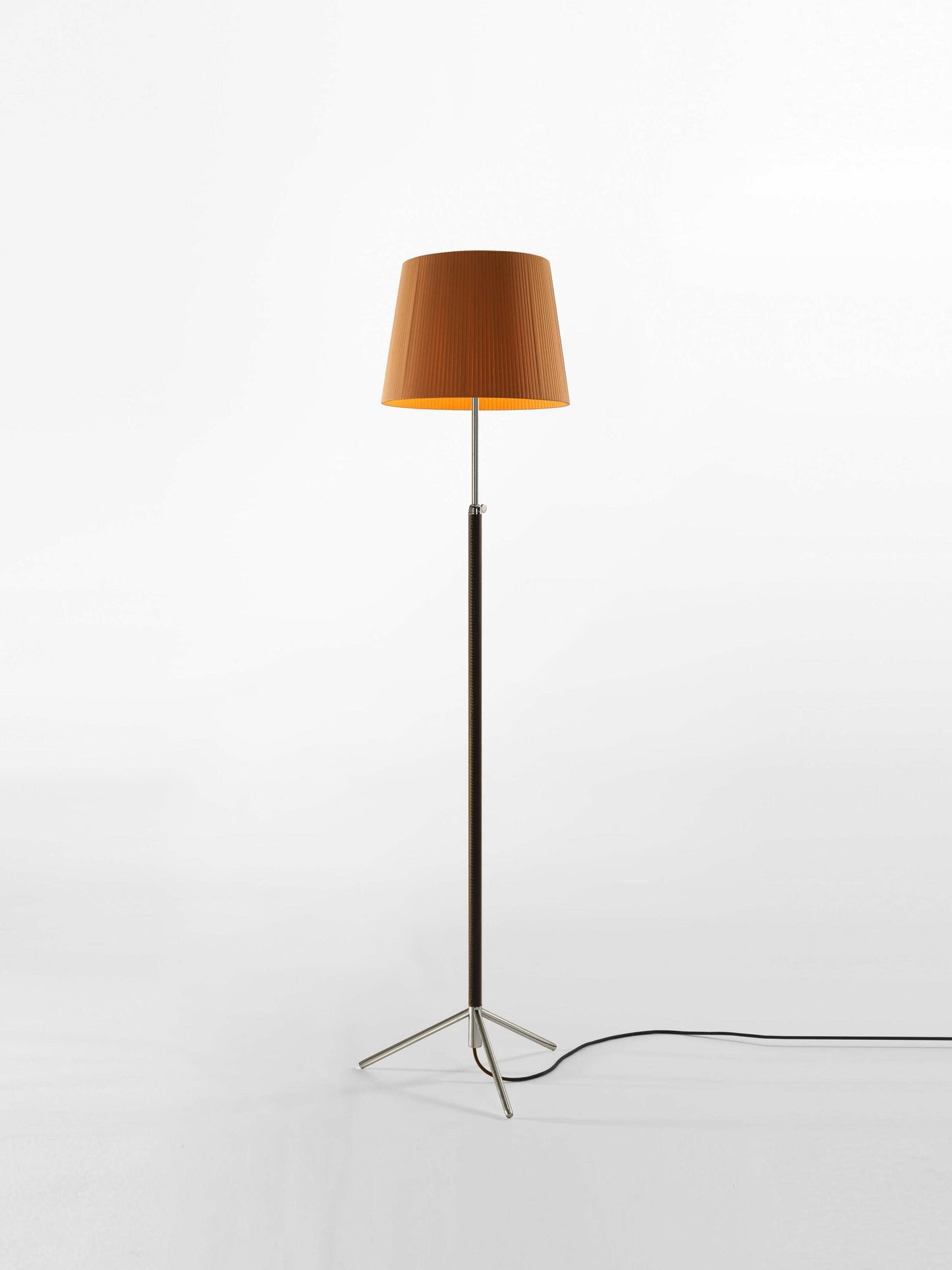 Pie de Salon - G3 Floor lamps