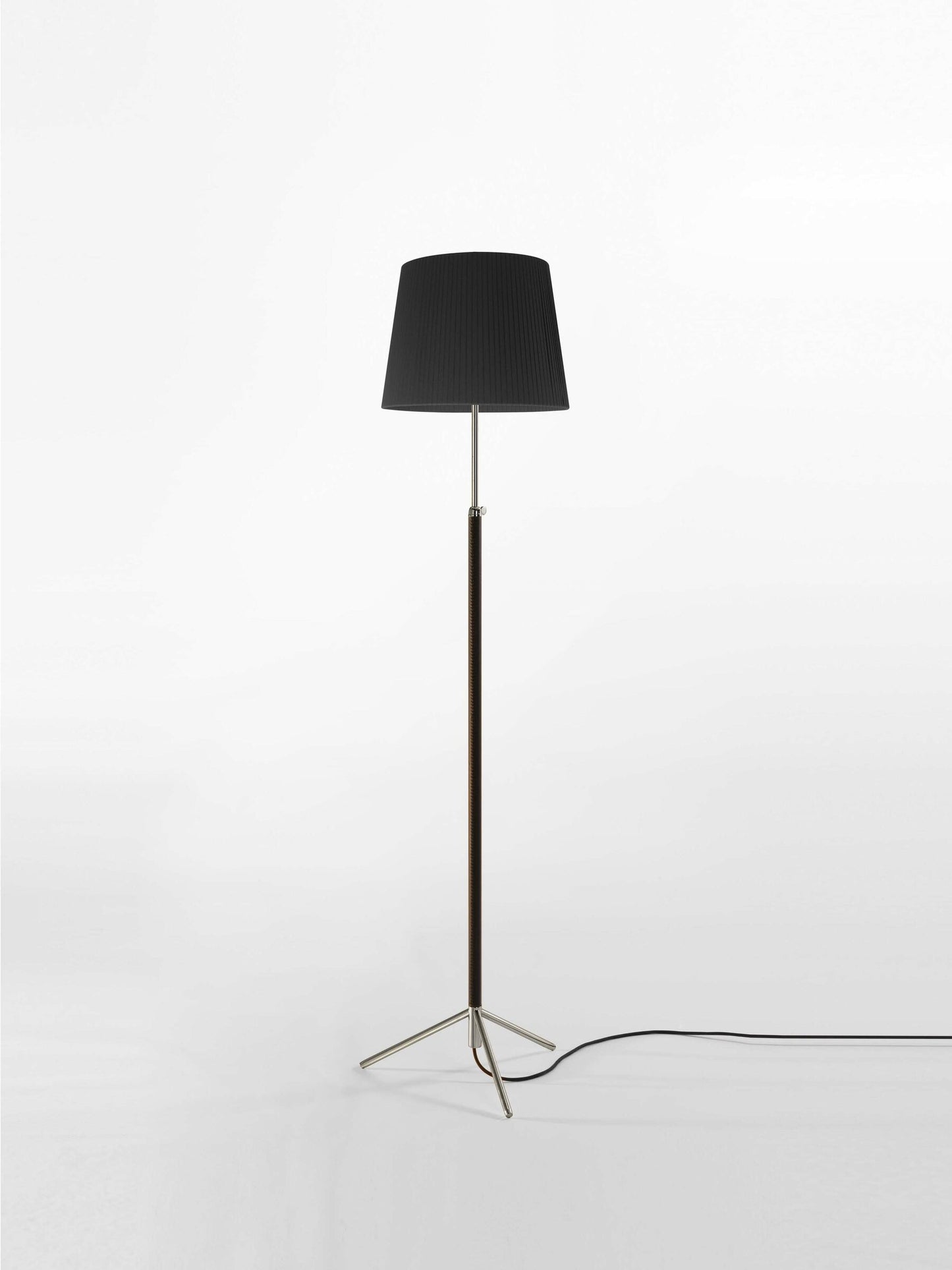 Pie de Salon - G3 Floor lamps