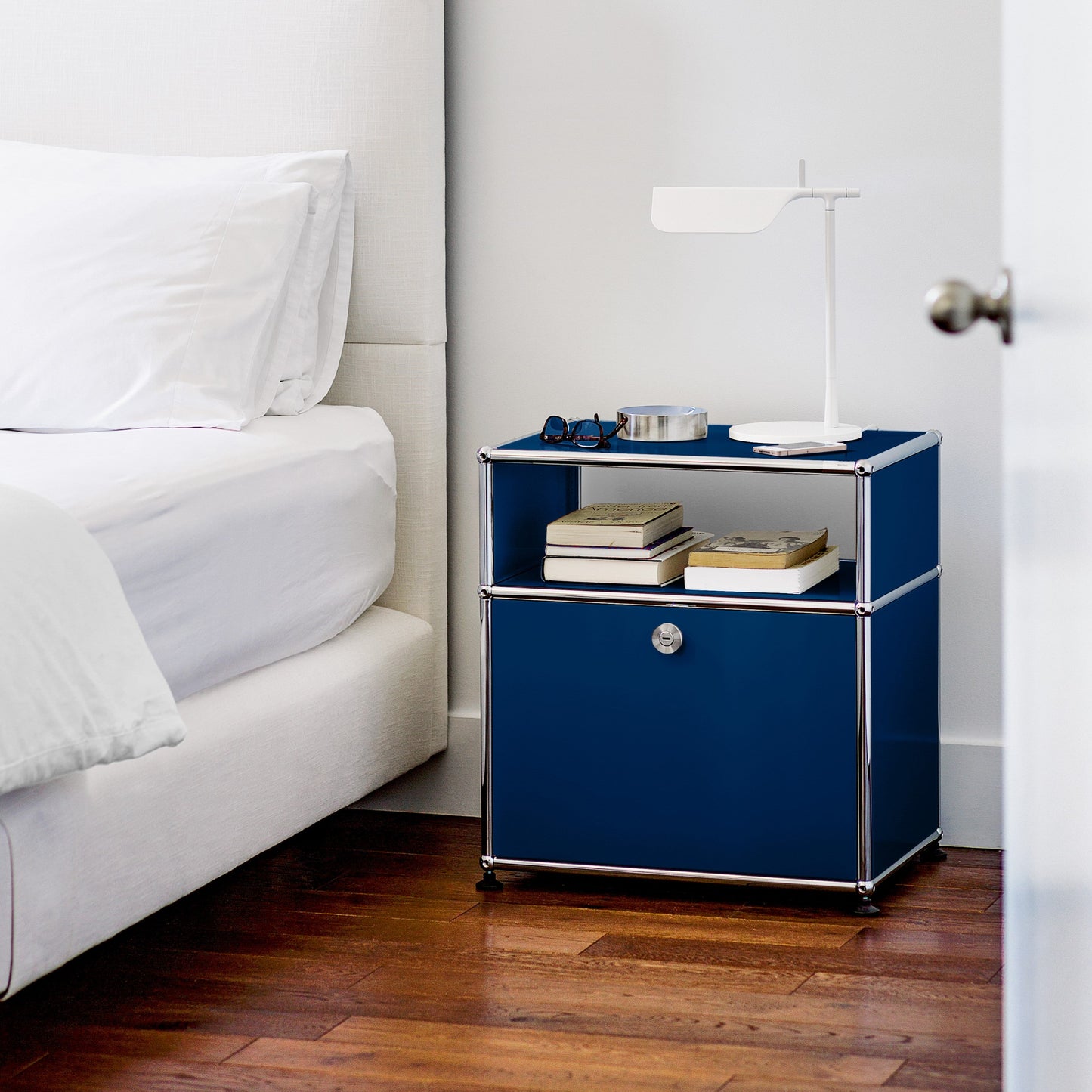USM Haller nightstand (P)